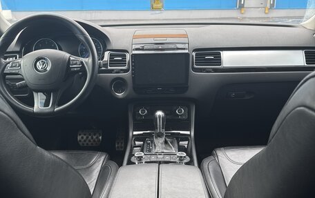 Volkswagen Touareg III, 2011 год, 1 850 000 рублей, 16 фотография