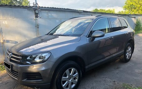 Volkswagen Touareg III, 2011 год, 1 850 000 рублей, 22 фотография