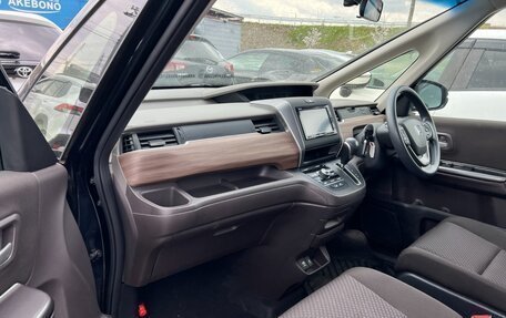 Honda Freed II, 2022 год, 1 950 000 рублей, 2 фотография