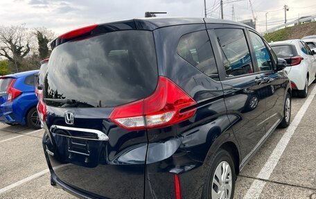 Honda Freed II, 2022 год, 1 950 000 рублей, 12 фотография
