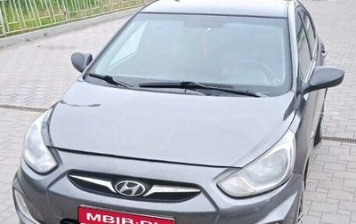 Hyundai Solaris II рестайлинг, 2012 год, 620 000 рублей, 1 фотография