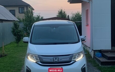 Honda Stepwgn IV, 2016 год, 2 100 000 рублей, 2 фотография