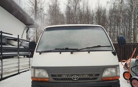 Toyota HiAce H100, 2003 год, 495 000 рублей, 3 фотография