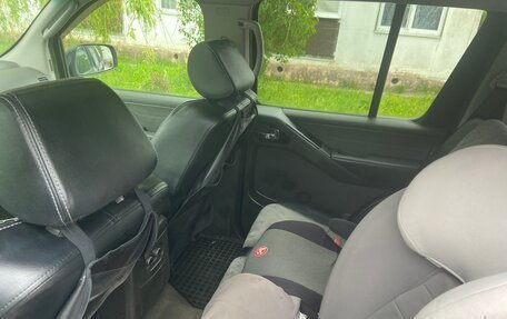 Nissan Pathfinder, 2007 год, 900 000 рублей, 17 фотография
