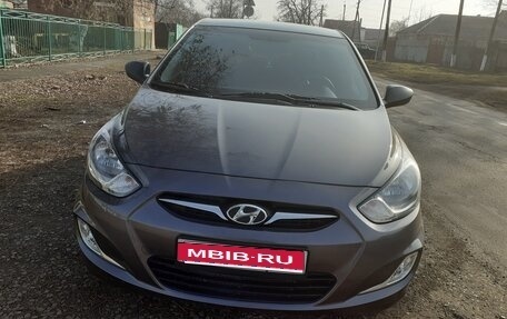 Hyundai Solaris II рестайлинг, 2014 год, 950 000 рублей, 1 фотография