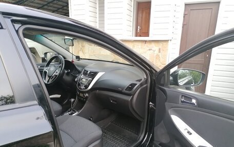 Hyundai Solaris II рестайлинг, 2011 год, 900 000 рублей, 3 фотография
