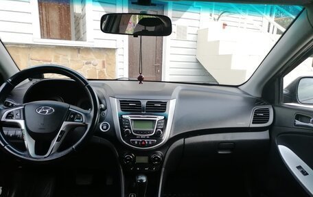 Hyundai Solaris II рестайлинг, 2011 год, 900 000 рублей, 6 фотография