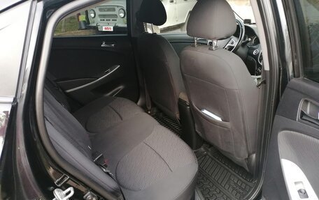 Hyundai Solaris II рестайлинг, 2011 год, 900 000 рублей, 8 фотография