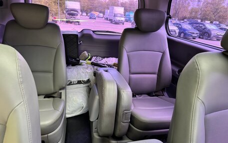 Hyundai Grand Starex Grand Starex I рестайлинг 2, 2014 год, 2 155 000 рублей, 12 фотография