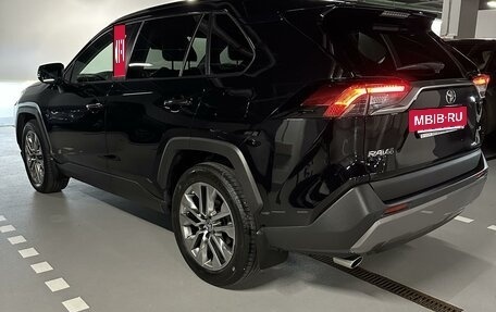 Toyota RAV4, 2020 год, 3 950 000 рублей, 3 фотография