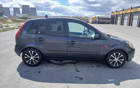 Ford Fiesta, 2006 год, 325 000 рублей, 3 фотография