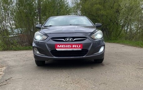 Hyundai Solaris II рестайлинг, 2011 год, 570 000 рублей, 2 фотография