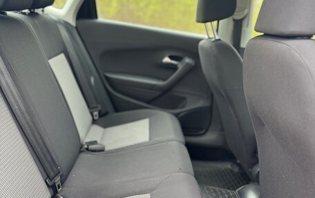 Volkswagen Polo VI (EU Market), 2011 год, 740 000 рублей, 17 фотография