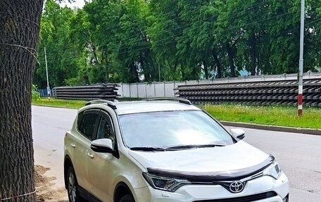 Toyota RAV4, 2017 год, 2 300 000 рублей, 2 фотография