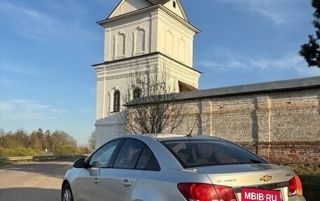 Chevrolet Cruze II, 2010 год, 670 000 рублей, 6 фотография