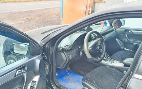 Mercedes-Benz C-Класс, 2005 год, 600 000 рублей, 2 фотография