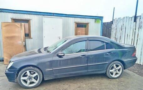 Mercedes-Benz C-Класс, 2005 год, 600 000 рублей, 5 фотография