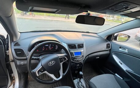 Hyundai Solaris II рестайлинг, 2012 год, 900 000 рублей, 12 фотография