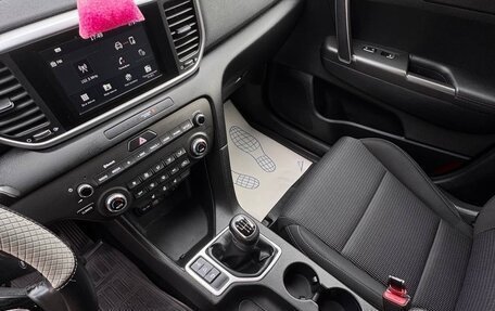 KIA Sportage IV рестайлинг, 2019 год, 2 159 000 рублей, 10 фотография