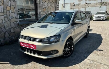 Volkswagen Polo VI (EU Market), 2011 год, 850 000 рублей, 2 фотография