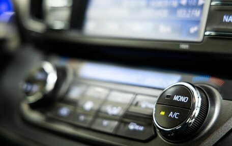 Toyota RAV4, 2015 год, 2 158 000 рублей, 33 фотография