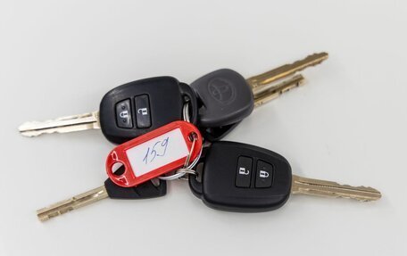 Toyota RAV4, 2015 год, 2 158 000 рублей, 38 фотография