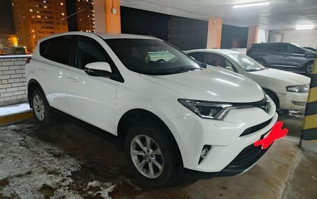 Toyota RAV4, 2018 год, 2 600 000 рублей, 2 фотография
