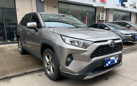 Toyota RAV4, 2021 год, 2 423 200 рублей, 3 фотография