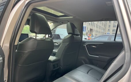 Toyota RAV4, 2021 год, 2 423 200 рублей, 9 фотография