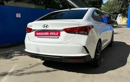 Hyundai Solaris II рестайлинг, 2021 год, 1 565 000 рублей, 3 фотография