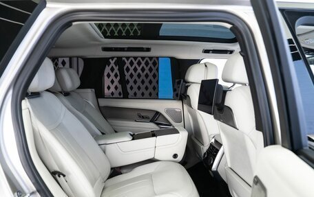 Land Rover Range Rover IV рестайлинг, 2022 год, 17 500 000 рублей, 10 фотография