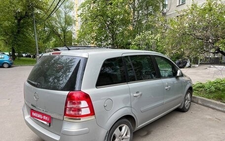 Opel Zafira B, 2011 год, 850 000 рублей, 3 фотография