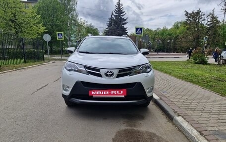 Toyota RAV4, 2014 год, 2 200 000 рублей, 3 фотография