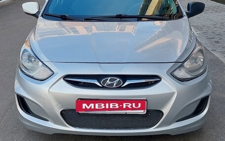 Hyundai Solaris II рестайлинг, 2013 год, 505 000 рублей, 3 фотография