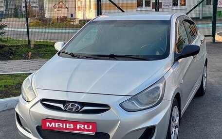 Hyundai Solaris II рестайлинг, 2013 год, 505 000 рублей, 2 фотография