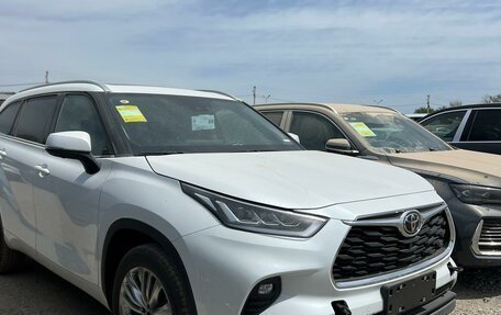 Toyota Highlander, 2025 год, 4 000 000 рублей, 6 фотография