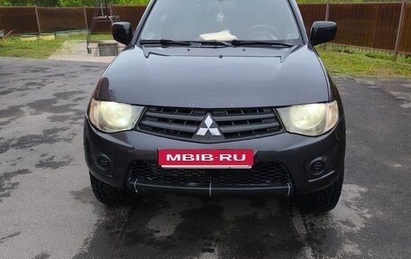 Mitsubishi L200 IV рестайлинг, 2011 год, 1 350 000 рублей, 2 фотография