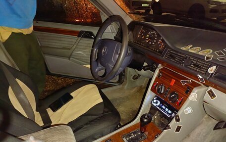 Mercedes-Benz W124, 1991 год, 250 000 рублей, 9 фотография