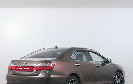 Toyota Camry, 2017 год, 2 249 000 рублей, 7 фотография