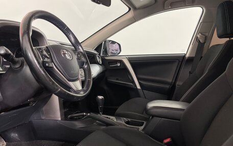 Toyota RAV4, 2018 год, 2 442 000 рублей, 11 фотография