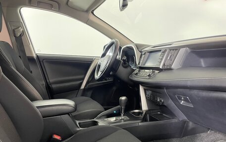 Toyota RAV4, 2018 год, 2 442 000 рублей, 12 фотография