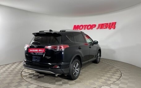 Toyota RAV4, 2018 год, 2 442 000 рублей, 4 фотография