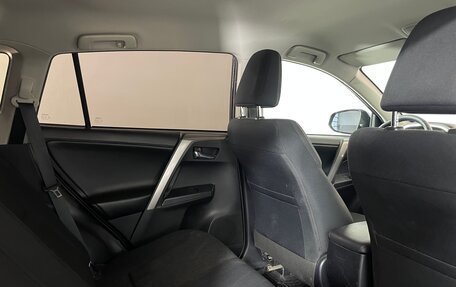 Toyota RAV4, 2018 год, 2 442 000 рублей, 25 фотография