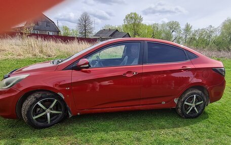 Hyundai Solaris II рестайлинг, 2012 год, 690 000 рублей, 4 фотография