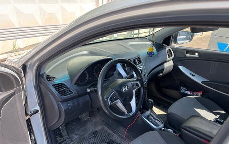 Hyundai Solaris II рестайлинг, 2011 год, 780 000 рублей, 8 фотография