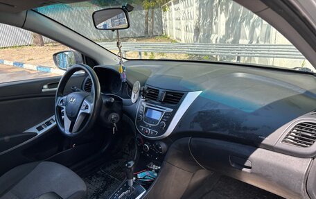 Hyundai Solaris II рестайлинг, 2011 год, 780 000 рублей, 4 фотография
