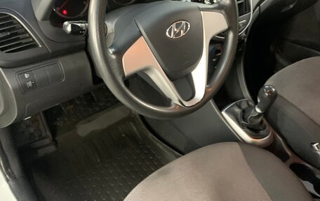 Hyundai Solaris II рестайлинг, 2011 год, 680 000 рублей, 7 фотография