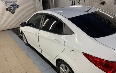 Hyundai Solaris II рестайлинг, 2011 год, 680 000 рублей, 3 фотография
