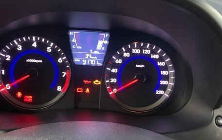 Hyundai Solaris II рестайлинг, 2011 год, 680 000 рублей, 6 фотография
