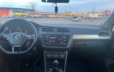 Volkswagen Tiguan II, 2018 год, 1 700 000 рублей, 7 фотография